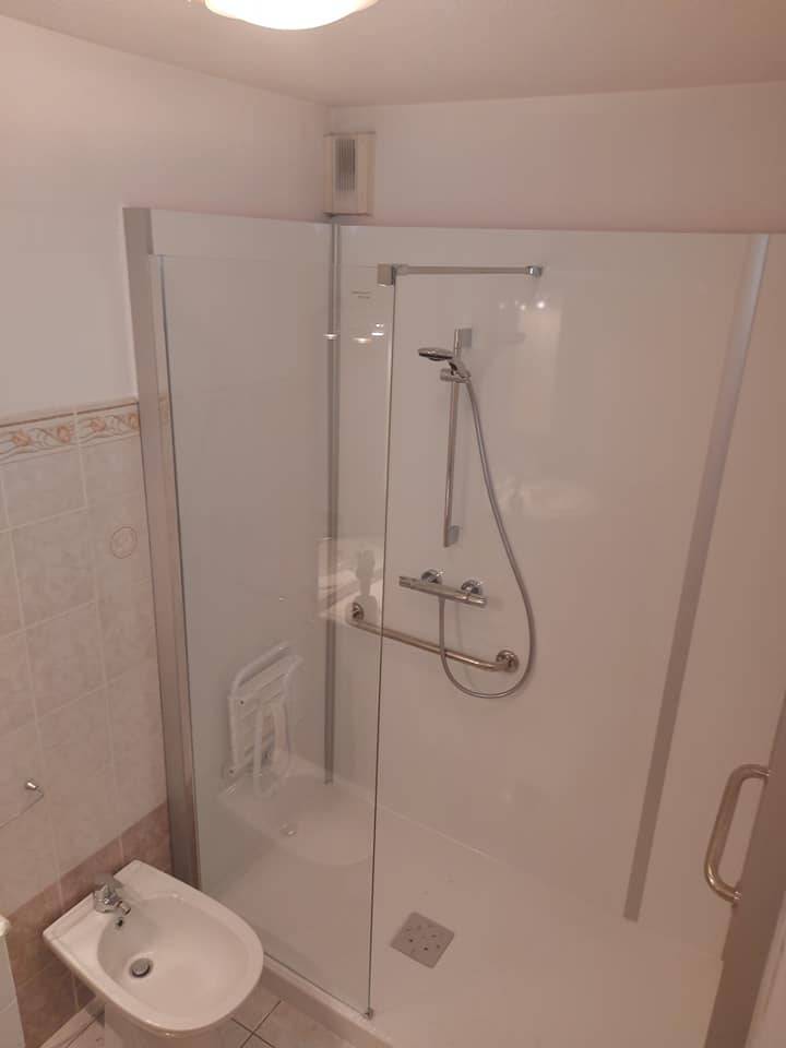 Pose de salle de bain - L'Étoile de Mère - Constructeur de maison à Perpignan